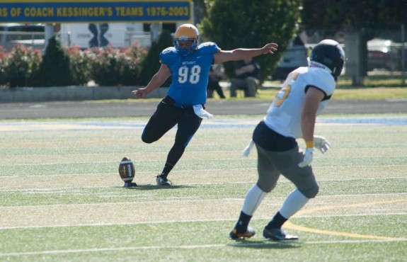 Swedes Earn 18-15 Victory in Season Finale