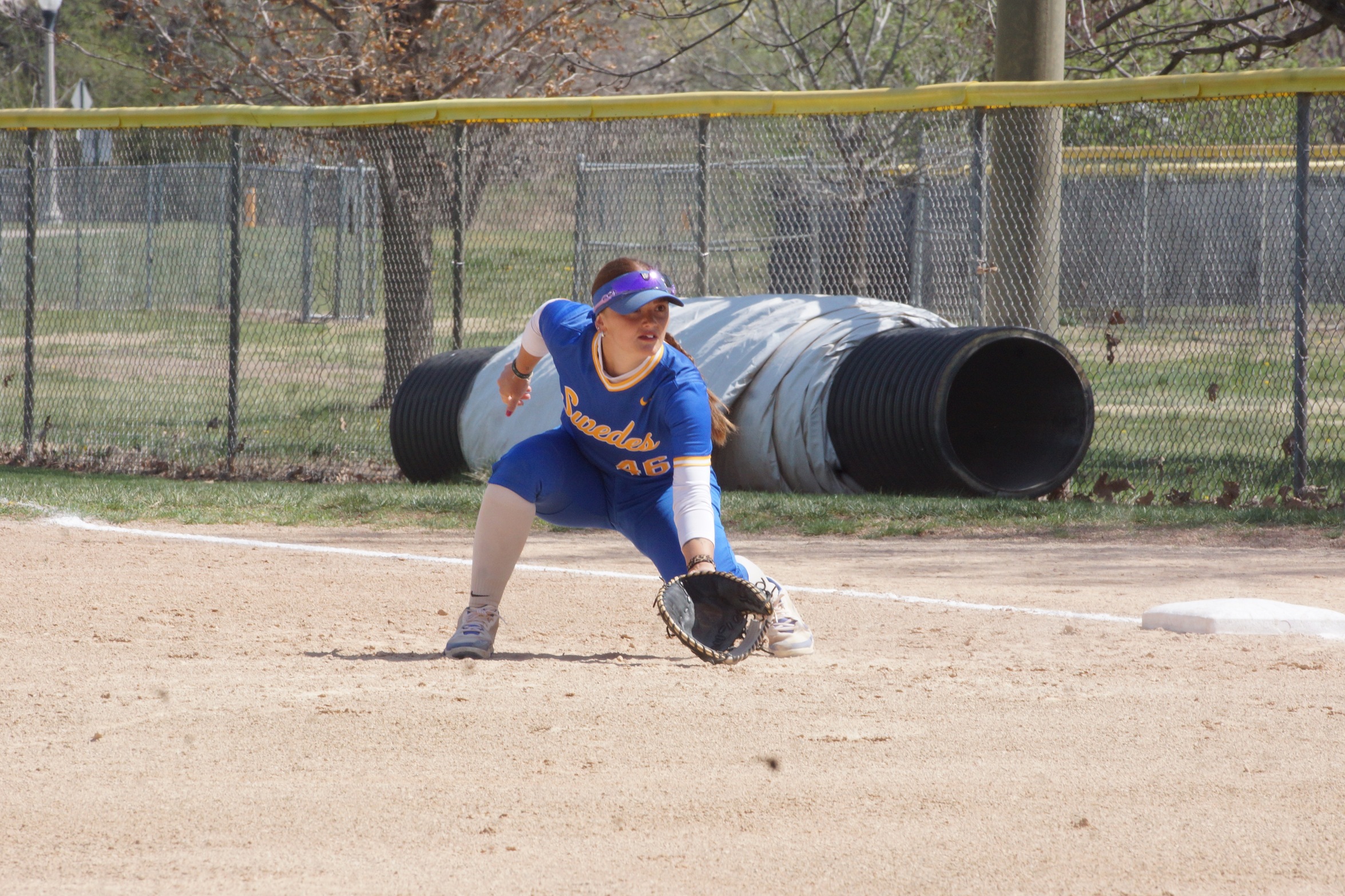 SLOPPY PLAY SPURNS SWEDES IN RIVALRY